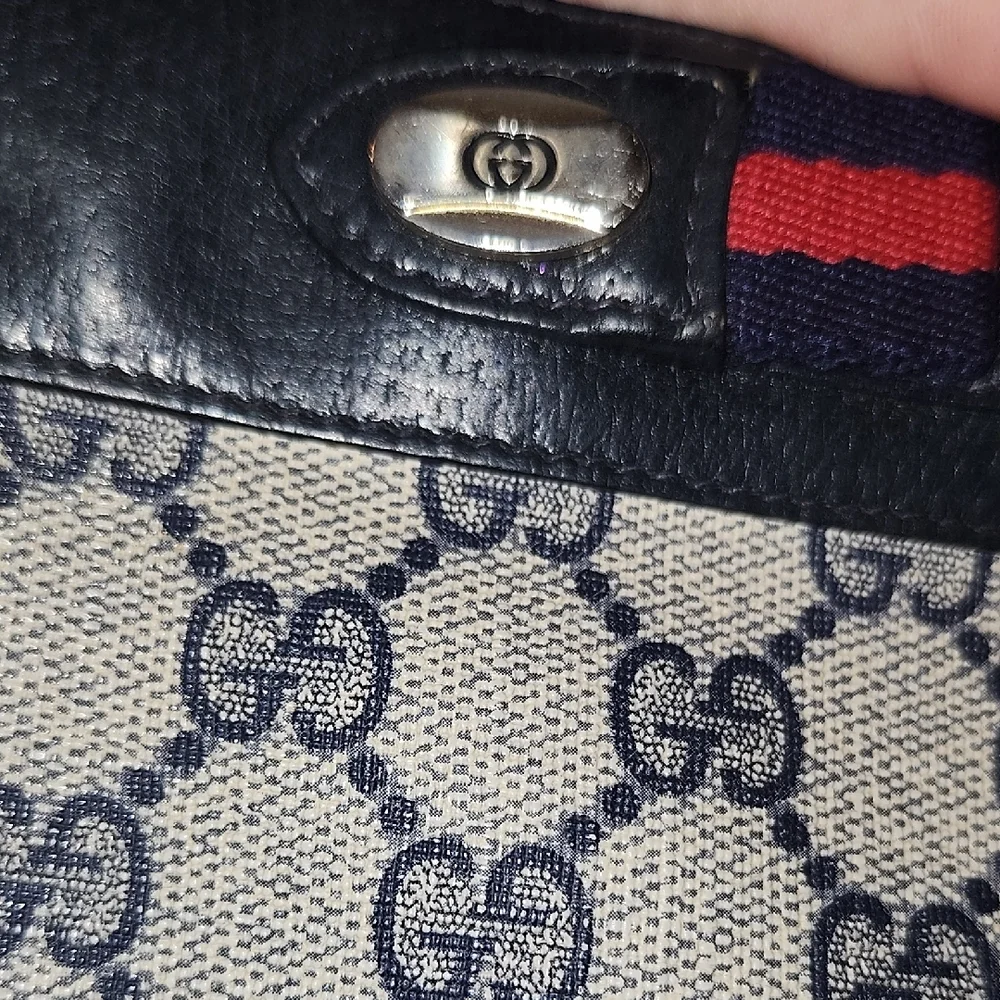 AUthentic Vintage Gucci black and Cream Women's Bag - Picture 5 of 5